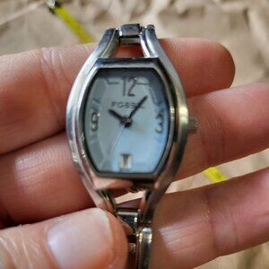 VINTAGE WOMANS FOSSIL WATCH